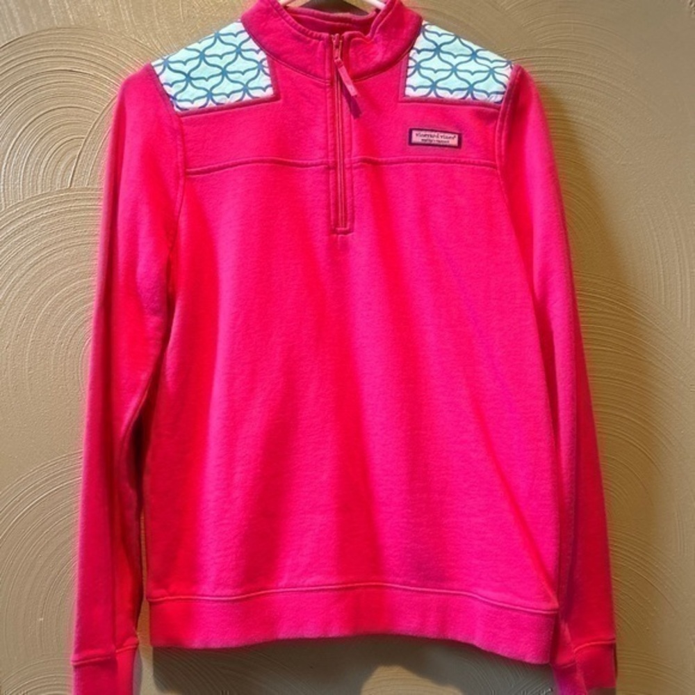 Vineyard Vines 1/4 Zip Long Sleeve logo Sweatshirt 
Girls Size 16 XL Pink & blue